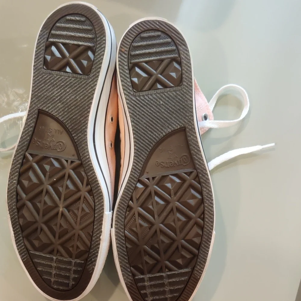 Converse Pink Athletic Shoes Classic Canvas Design - Picture 5 of 6